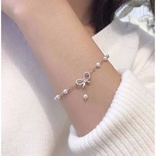 สร้อยข้อมือมุก จี้รูปโบว์ประดับเพชร กำไลข้อมือ สร้อยข้อมือไข่มุก เครื่องประดับผู้หญิง แฟชั่น สไตล์เกาหลี B22