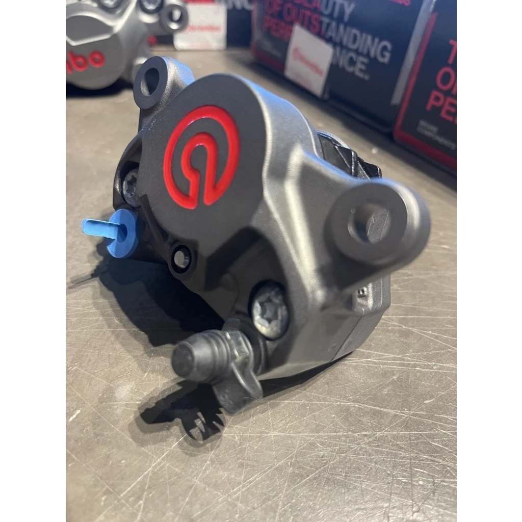 ปั๊มเบรคล่าง BREMBO ปักข้าง เทาโลโก้แดง thumbnail 4