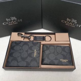 Set กระเป๋าตังค์ ผู้ชาย Coach แท้💯 ใส่นามบัตร สีดำ สวยมาก ของขวัญ สุดคุ้ม พวงกุญแจ