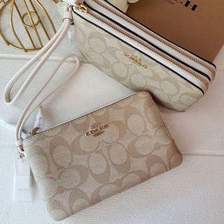 🎀 (สด-ผ่อน) คล้องมือ 2S สีเบจลายซี สายขาว COACH F87591 87591 DOUBLE CORNER ZIP WRISTLET IN SIGNATURE CANVAS