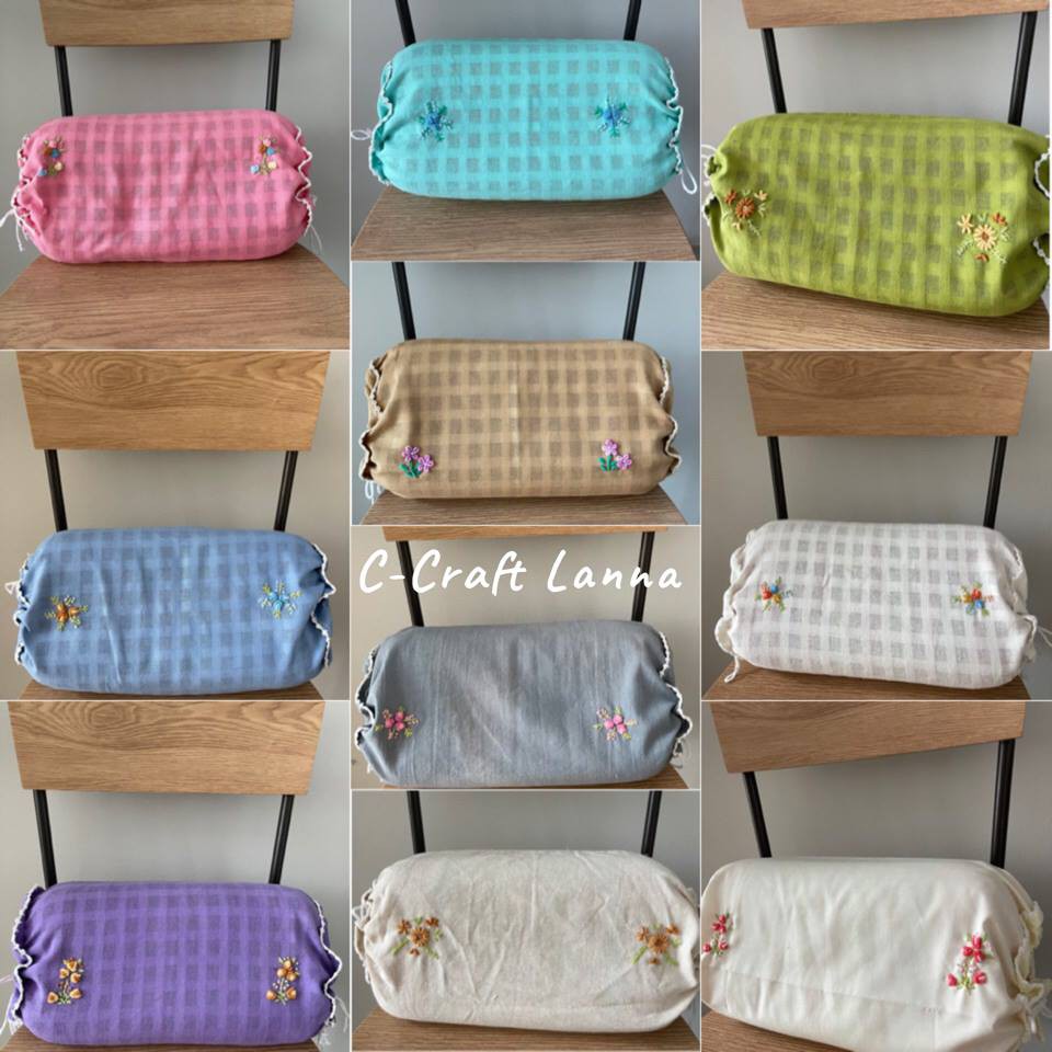 หมอนขิด หมอนอิง หลายสี ปักลายดอกไม้เล็กๆ น่ารักๆ สำหรับตกแต่งบ้าน