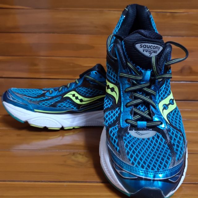 รองเท้าวิ่งsaucony​ ride​7​ ไซส์​ 45​ 10.5​ มือสองพื้นเต็ม