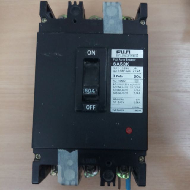 ขาย MAIN CIRCUIT BREAKER 50A 3PHASE เมนเบรคเกอร์ 3เฟส 50แอมป์ FUJI