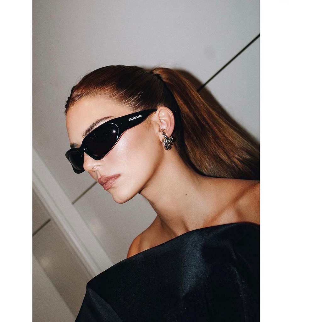 แว่นกันแดด BALENCIAGA SWIFT OVAL Black BB0157S / ตัวแทนจำหน่าย BALENCIAGA EYEWAER เป็นทางการ