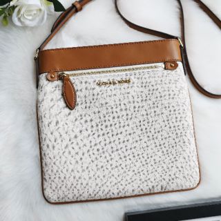 🇺🇸กระเป๋าMichael Kors Crossbody Purse Signature