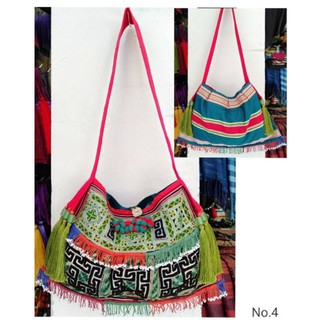 กระเป๋าปักมือ ราคา 2,950  บาท