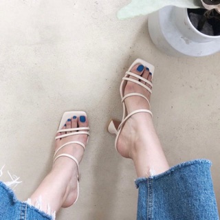 รองเท้าเกาหลี สีขาวครีม size38-39(24.5cm.) ส้นสูง3นิ้ว น่ารักมากค่ะ ของใหม่ พร้อมส่ง