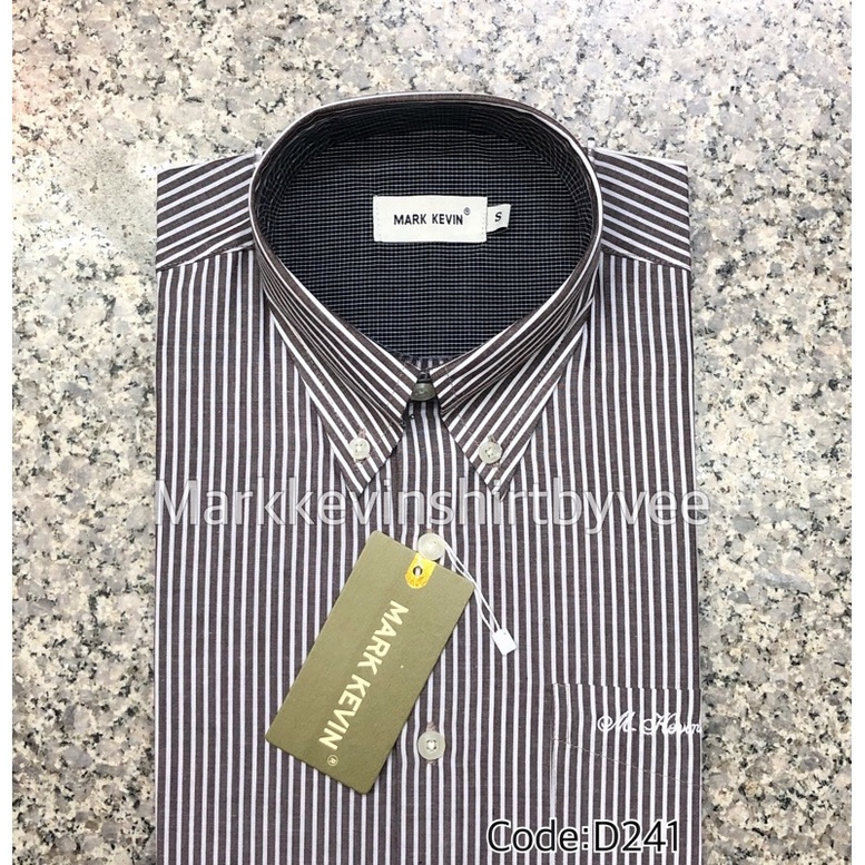 [อกเสื้อ44”]เสื้อเชิ้ตลายริ้ว สีเทาอมน้ำตาล แขนยาวนะคะ