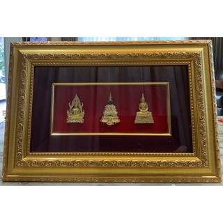 กรอบรูปพระสามองค์ชั้นในเป็นผ้าไหม