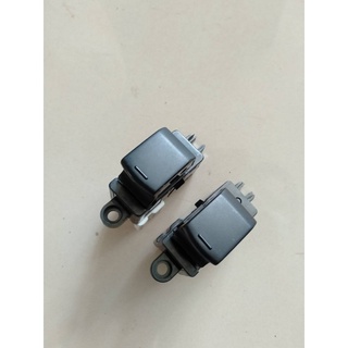 สวิตซ์กระจกไฟฟ้า Nissan Navara (นิสสัน นาวารา), Nissan Tiida (นิสสัน ทีด้า) ข้างซ้าย (แท้ญี่ปุ่น มือ2) ราคาต่อ 1 ชิ้น