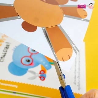 MISBOOK หนังสือแบบฝึกหัด KUMON ชุดก้าวแรกของหนู มาตัดกระดาษกันเถอะ