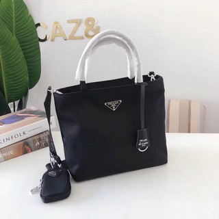 PRADA BLACK NYLON TOTE BAG กระเป๋าถือ แบรนด์เนม ปราด้า พราด้า ผ้าไนล่อน สีดำ TRIANGLE LOGO มาพร้อมสายสะพาย