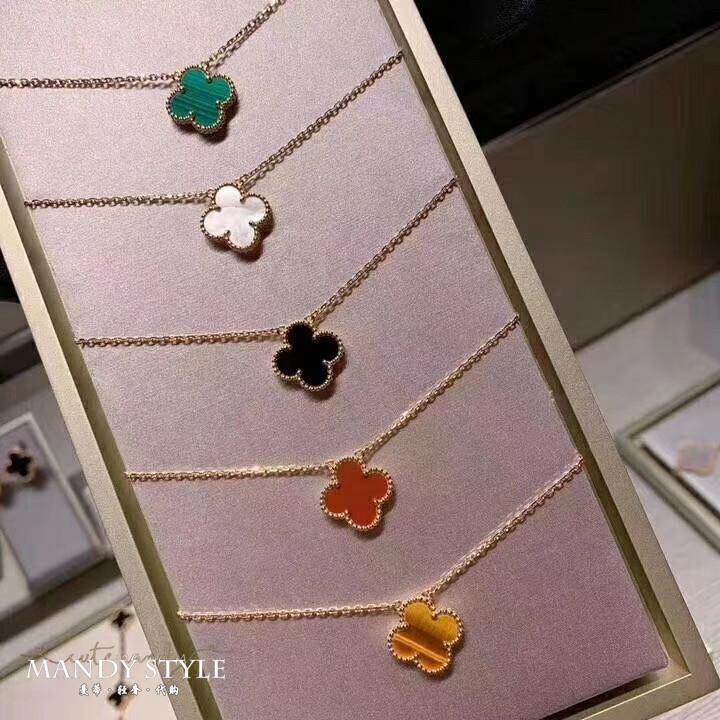 Van Cleef & Arpelsเครื่องประดับ Van Cleef & Arpelsโคลเวอร์สี่ใบสร้อย