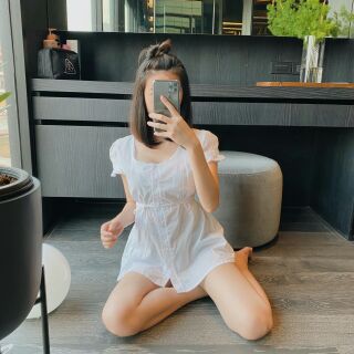💗♥️NEW IN
-พร้อมส่ง-
เสื้อคอลึกแขนเย็บยกทรงดอลลี่
