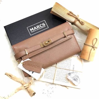 *  Best Gift Ideas! พร้อมส่งความสวย! MARCS PADLOCK LONG WALLET กระเป๋าสตางค์ใบยาววัสดุหนัง Saffiano