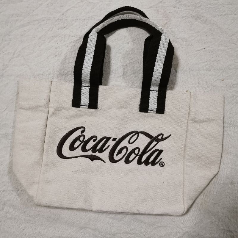 กระเป๋า​ผ้าปักลาย​ โค้ก​ coca cola