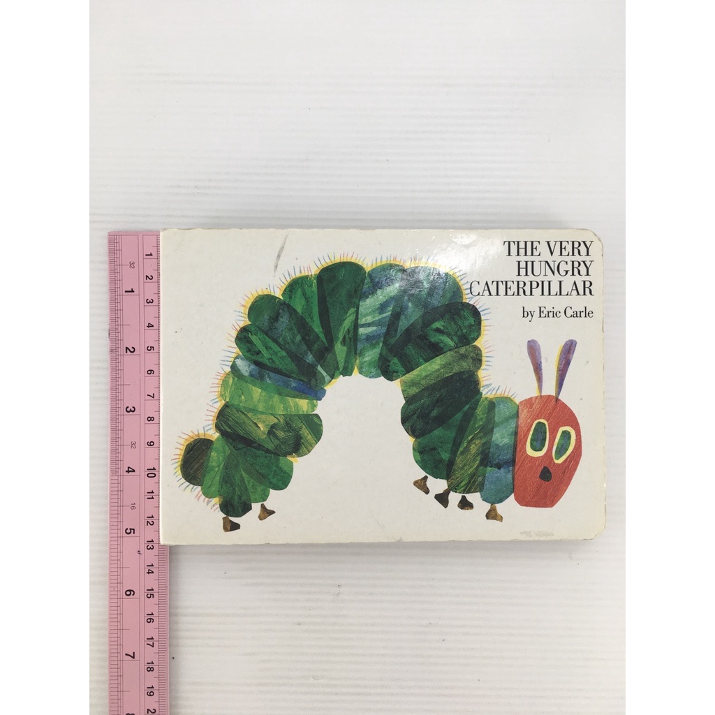 The very hungry caterpillar by Eric Carle  Boardbooks &amp; finger puppet หนังสือบอร์ดบุ๊คภาษาอังกฤษมือสอง(มีตำหนิตรงสันปก)