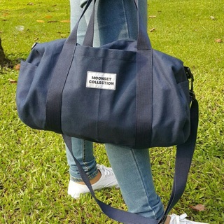 Medium Duffle in navy