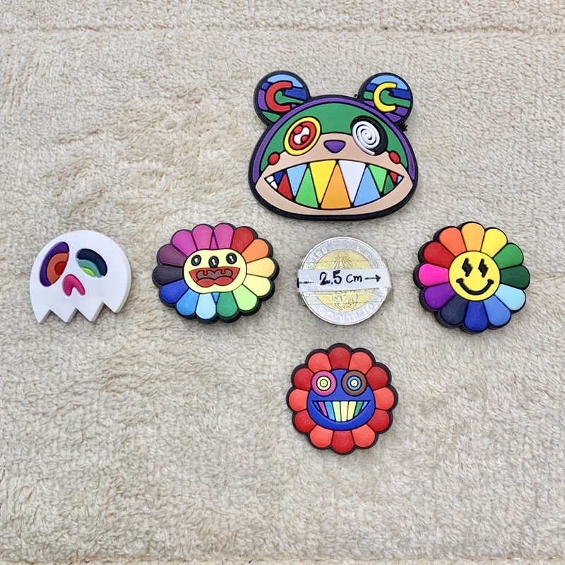 JBB 🌈👠✨Shoe charm “ Murakami x ComplexCon” 🍭👠🌈✨ ตัวติดรองเท้ามีรู “ มุราคามิ x คอมแพลกคอน ” น่ารักมุ้งมิ้งสุดๆ