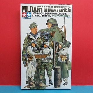 โมเดลประกอบ Tamiya 1/35 TA35212 GERMAN SOLDIERS AT FIELD BRIEFING