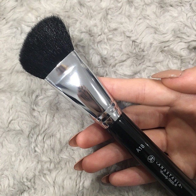 Anastasia beverly hills a18