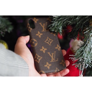 เคสไอโฟน เคสโทรศัพท์มือถือ LV Louis Vuitton เคสหลุยส์วิตตองหลุยส์ โมโนแกรม สีน้ำตาล Lv monogram