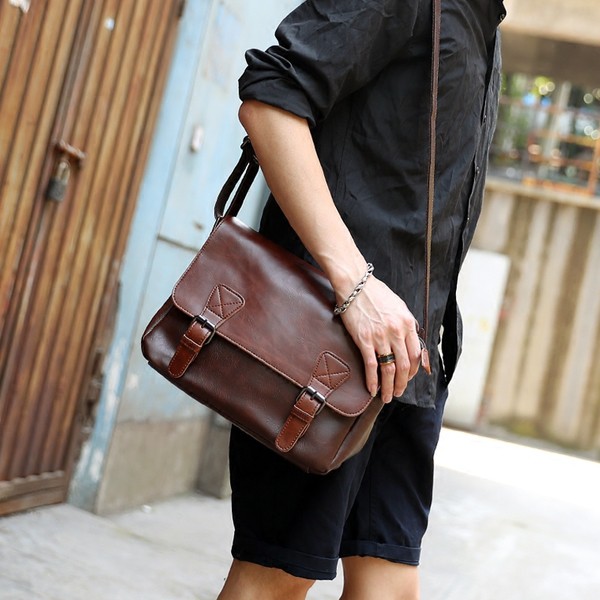 ลด100 ในไลฟ์ รุ่น NE101 กระเป๋าสะพายไหล่ผู้ชาย สไตล์เรียบๆแบบหนัง PU หนัง สะพายข้าง แฟชั่น เกาหลี ญี่ปุ่น ชาย หญิง