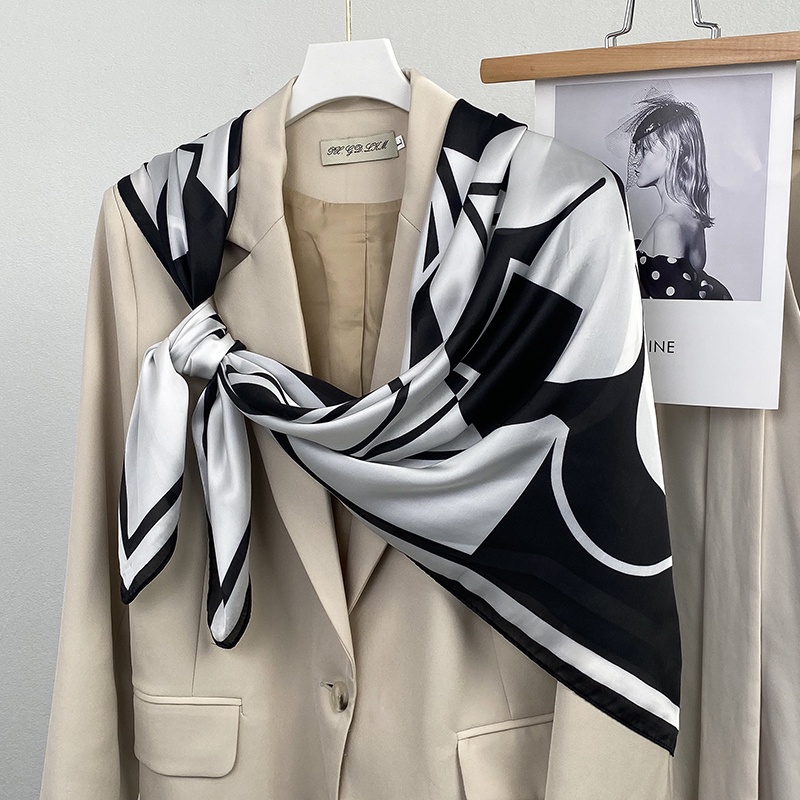 LISA ผ้าพันคอแฟชั่น 110X110 ซม.ผ้าพันคอสี่เหลี่ยมพิมพ์ผ้าพันคอผู้หญิง Lady Shawl Musilim Bawal