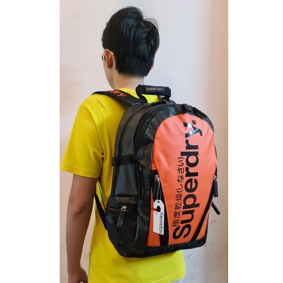 Superdry Mega Ripstop Tamp กระเป๋าเป้สะพายหลังเดินทางกันน้ํา