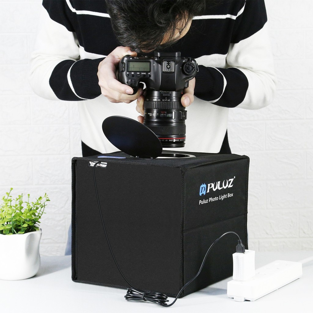 PULUZ 25CM กล่องไฟถ่ายภาพ สตูดิโอถ่ายภาพ กล่องถ่ายรูปสินค้า กล่องสำหรับถ่ายภาพ พร้อมไฟ LED ปรับไฟได้ พร้อมฉากหลัง12สี