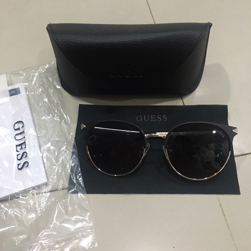 แว่นตากันแดดguessของแท้