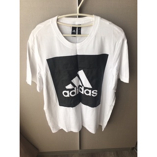 ส่งต่อเสื้อยืดผู้ชายโลโก้ Adidas size XXL