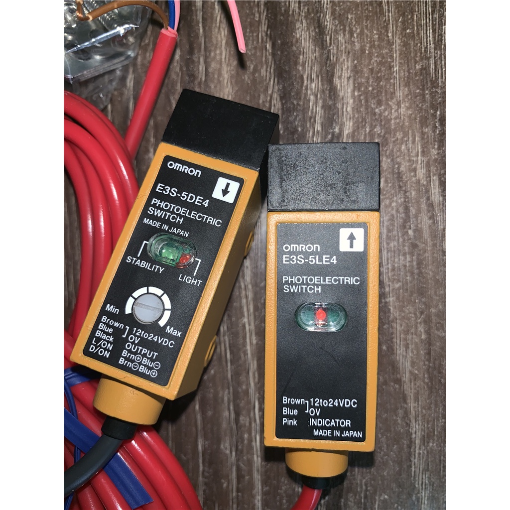 HB E3S-5E4 (E3S-5L E3S-5DE4) โฟโตอิเล็กทริคเซนเซอร์ 12 ถึง 24 VDC