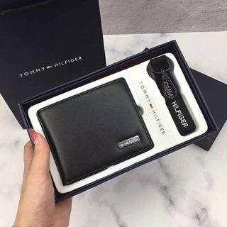 (ส่งฟรี+สด/ผ่อน+รับประกัน)กระเป๋าสตางค์ Tommy พร้อมพวงกุญแจ ของแท้ของใหม่การันตีถูกกว่าในช้อป