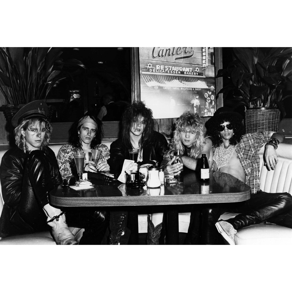 โปสเตอร์Guns N'Roses  โปสเตอร์ วอลเปเปอร์ ตกแต่งผนัง Poster โปสเตอร์วินเทจ โปสเตอร์วงดนตรี
