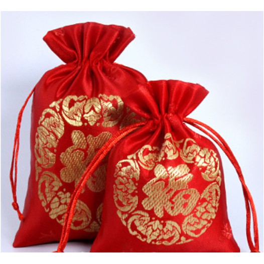 Drawstring Bags 25 บาท PK   ถุงผ้าหูรูด  ถุงเครื่องประดับ  ผ้าสีแดง  กระเป๋าอั่งเปา หูรูดแบบจีนๆ Travel & Luggage