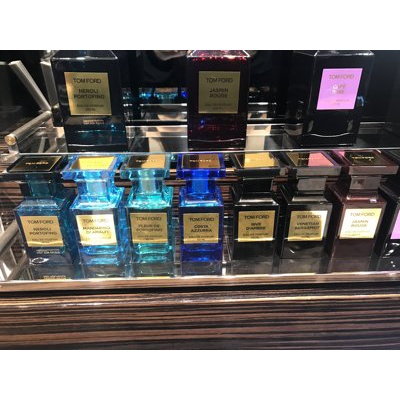 [ ชุนฮยอก ！ tf ทอมฟอร์ด น้ำหอม oudwood กล่องของขวัญ / white suede ต้องการความสนใจ