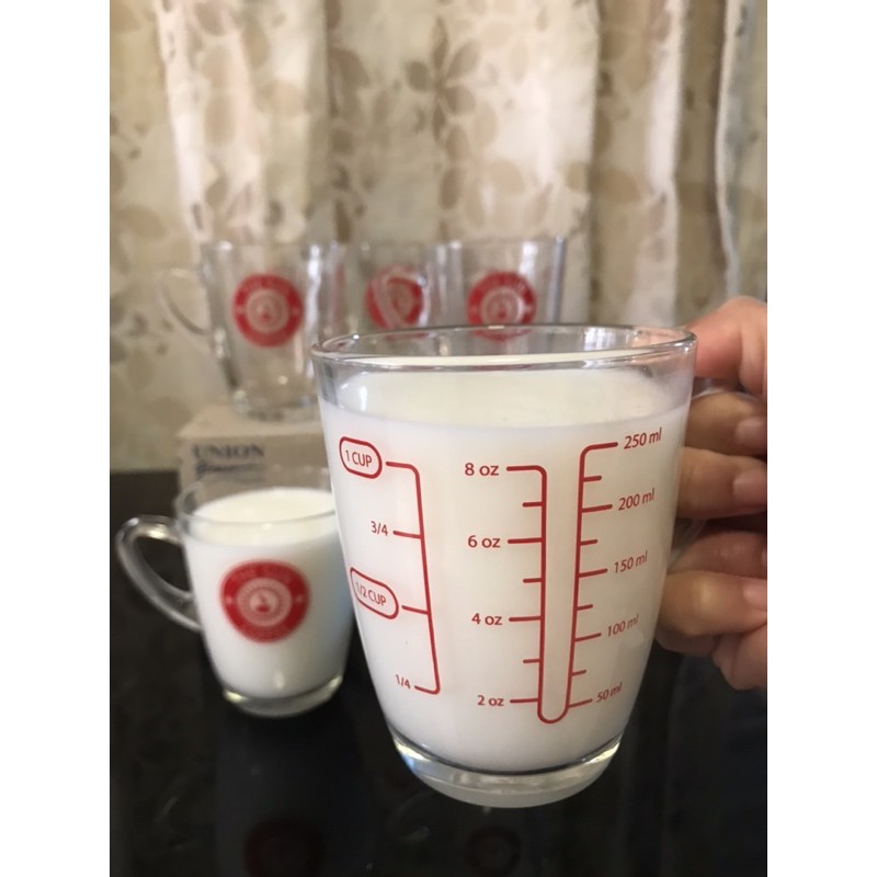 แก้วตวงTheSun มี 3 หน่วยวัด 8oz/250ml/1cup ขีดสีแดงคมชัด *รับประกันสินค้าแตกระหว่างขนส่