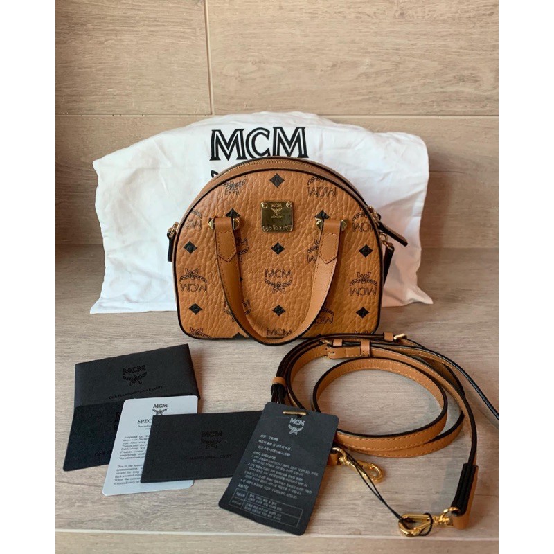 new mcm half moon ปี 20