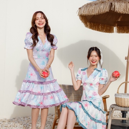 La Mignonne (XS-2XL) Floriana Gordon Dress เดรสใส่เที่ยว ลายทะเลคอวี ตกแต่งดีเทลแขนตุ๊กตา ชายกระโปรง
