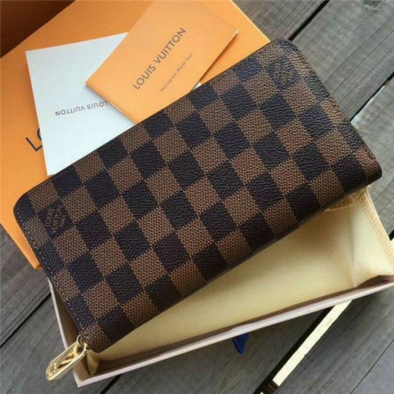 Louis Vuitton Zippy Damier Leather Wallet