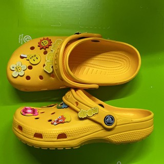 Crocsใหม่ชายและหญิงรองเท้าหลุมรองเท้าแตะชายหาดและรองเท้าแตะ