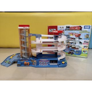 ที่จอดรถรางสำหรับ​เล่น​กับรถเหล็ก​ Tomica parking สินค้ามือ2