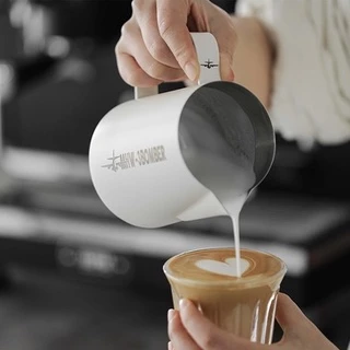 MHW-3BOMBER Milk Pitcher 3.0 Born For Latte พิชเชอร์สำหรับเทลาเต้