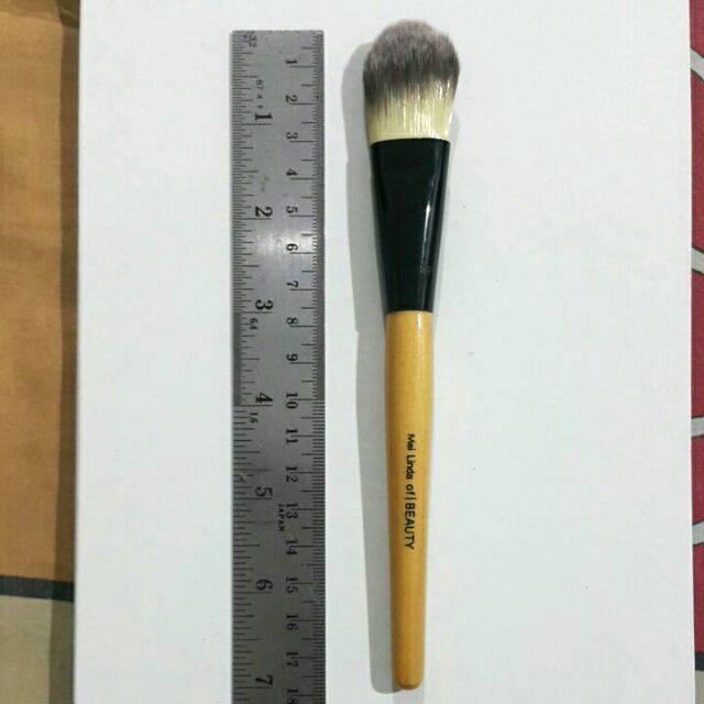 แปรงลงรองพื้น MeiLinda