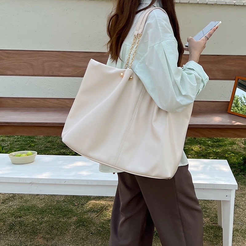 กระเป๋าสะพาย Joey bag