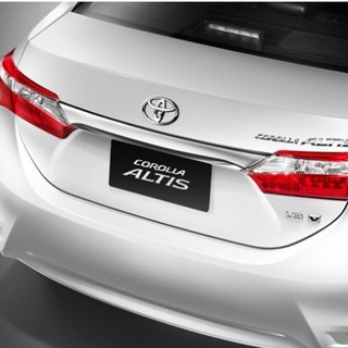 คิ้วฝาท้าย [ โครมเมี่ยม ] Toyota  Altis ZRE171 ( Toyota แท้ศูนย์ 100% ) ปี 2013 - 2018