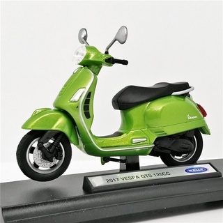 รถมอเตอร์ไซค์ 1:18 2017 Vespa GTS 125CC [WELLY]