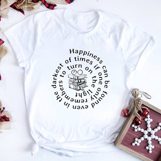 เสื้อยืด พิมพ์ลายหนังสือ Happiness Can Be Found In The Darkest สําหรับคนรักเวทมนตร์ HP Luna Lovegoodสามารถปรับแต่งได้