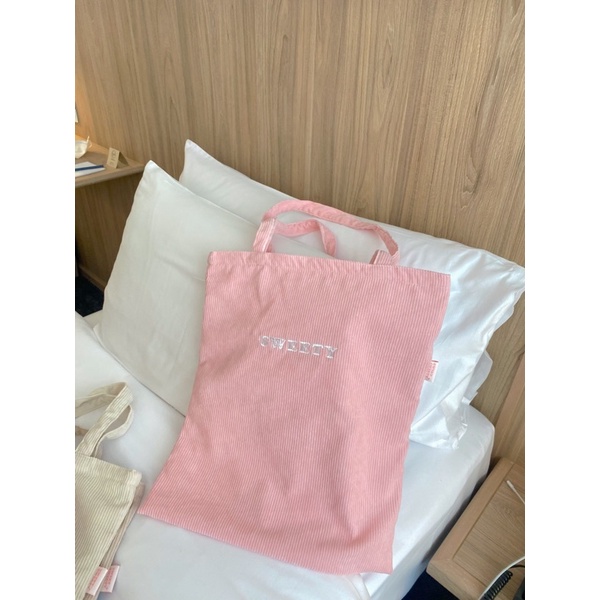 𝗖𝗼𝗿𝗱𝘂𝗿𝗼𝘆 𝗯𝗮𝗴 🧸กระเป๋าผ้าลูกฟูก  กระเป๋าผ้าลูกฟูกนุ่มๆ น่ารักมาก